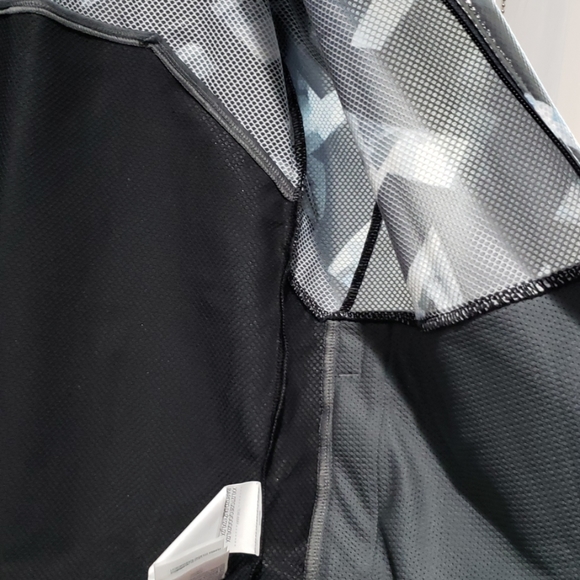 Under armour 2xl  storm water resistant jacket - Picture 4 of 8